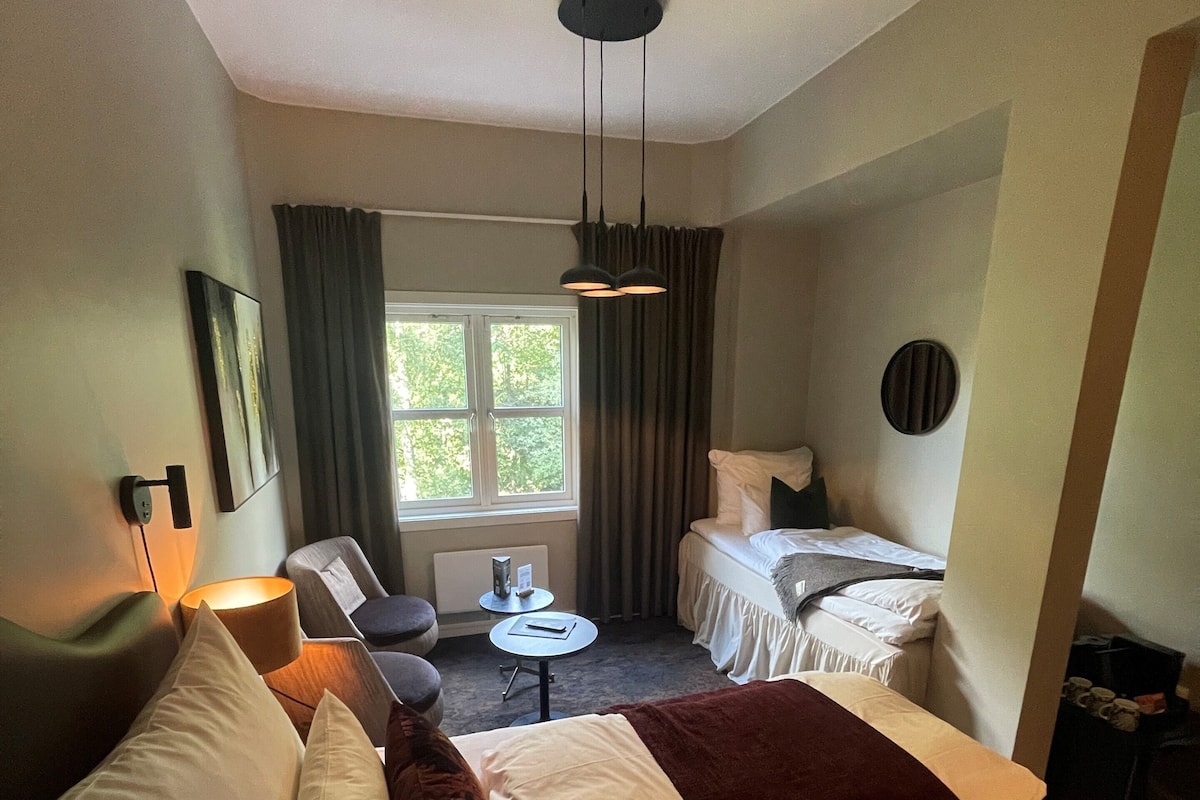 Classic Triple Room | 1 bedroom, down comforters, pillowtop beds, individually decorated