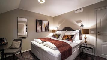 Double Room, Bathtub | 1 bedroom, down comforters, pillowtop beds, individually decorated