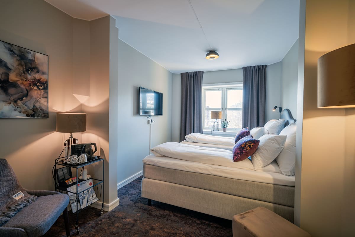 twin room | 1 bedroom, down duvets, pillow-top beds, individually decorated