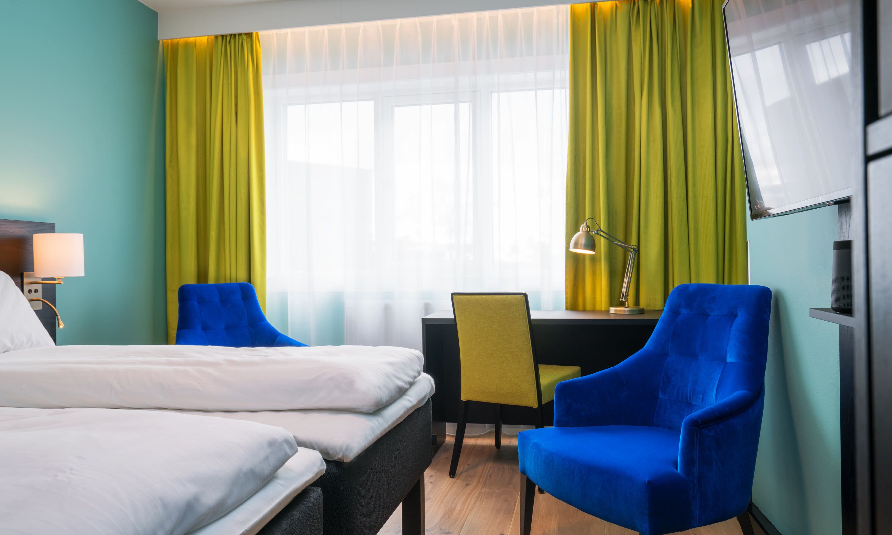 premium bedding, pillow-top beds, minibar, in-room safe