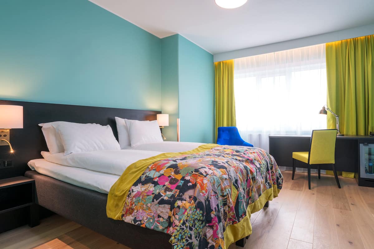 Premium bedding, pillow-top beds, minibar, in-room safe