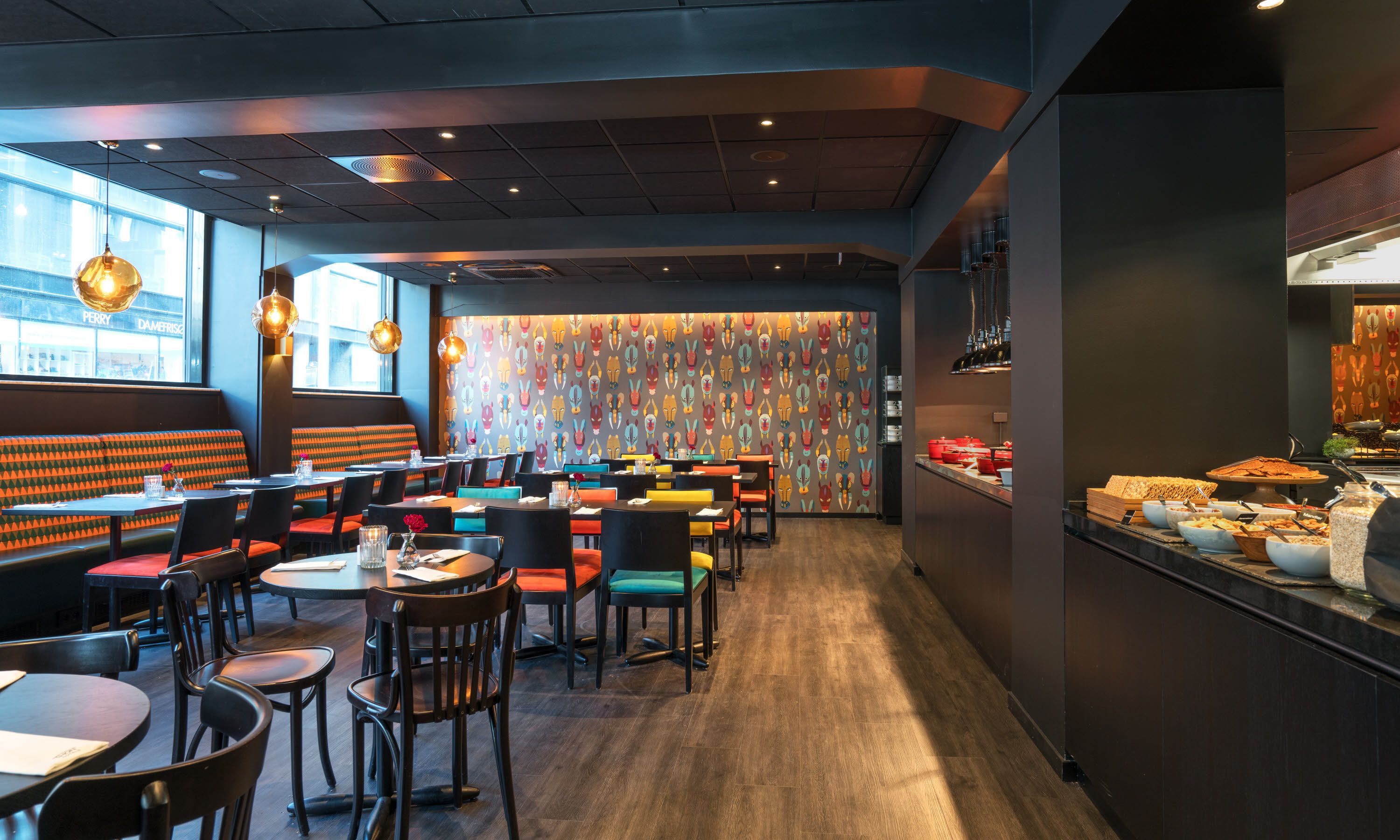 breakfast, lunch and dinner served