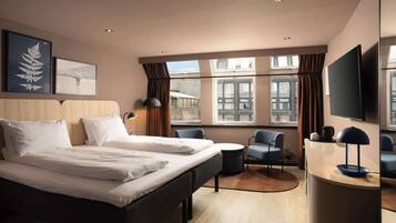 Habitación superior, 1 cama King size | Caja de seguridad en la habitación, escritorio y wifi gratis