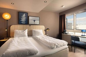 Junior Suite | In-room safe, desk, free WiFi, bed sheets - Scandic Victoria (Oslo)