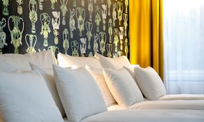 Junior Suite, Non Smoking | Premium bedding, minibar, desk, blackout drapes