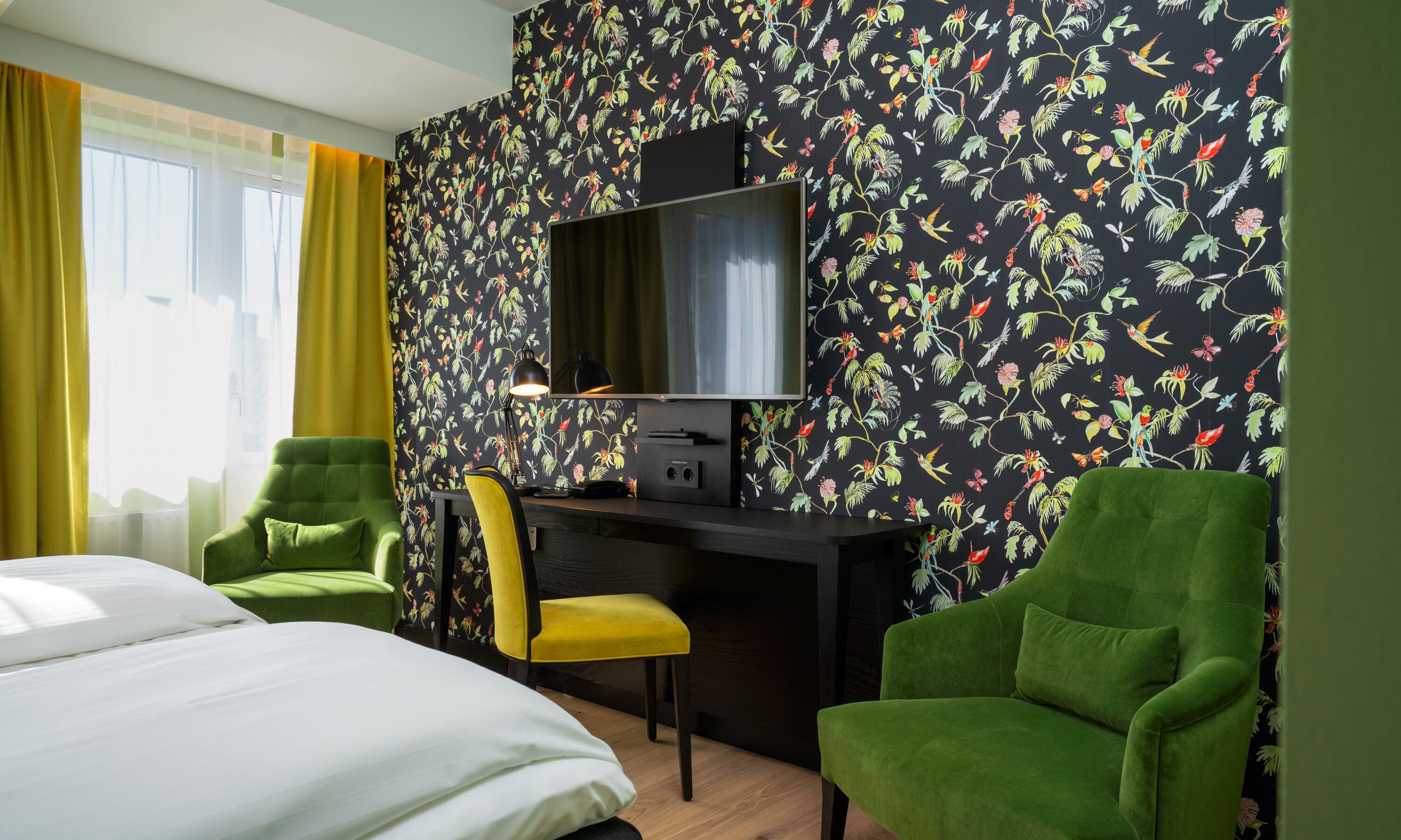 superior room, non smoking | premium bedding, pillow-top beds, minibar, in-room safe