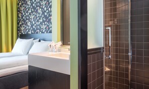 Standard Double Room, Non Smoking | Premium bedding, pillow-top beds, minibar, in-room safe - Thon Hotel Gyldenløve (Oslo)