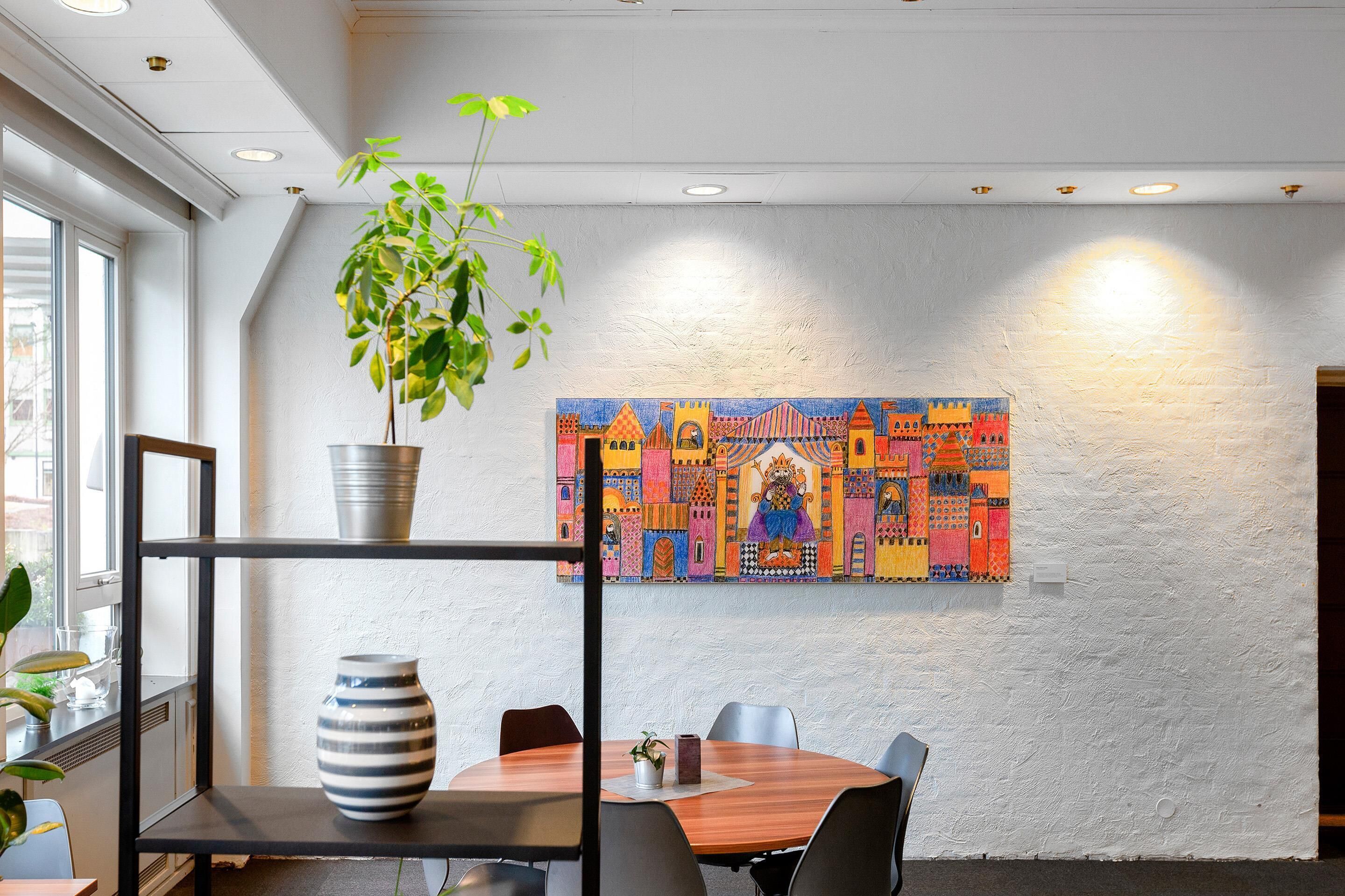 Daily continental breakfast (NOK 115 per person)