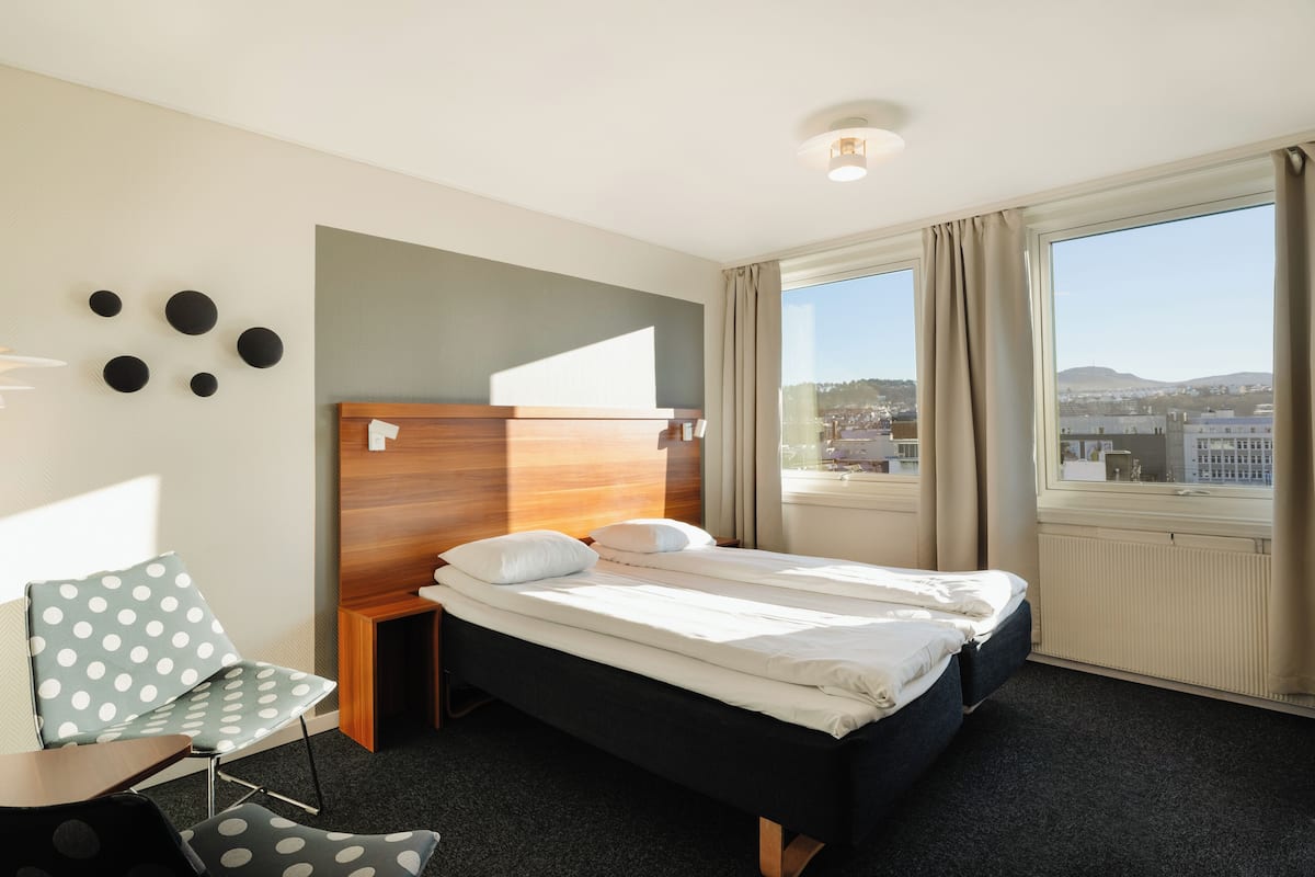 1 bedroom, desk, free WiFi, bed sheets