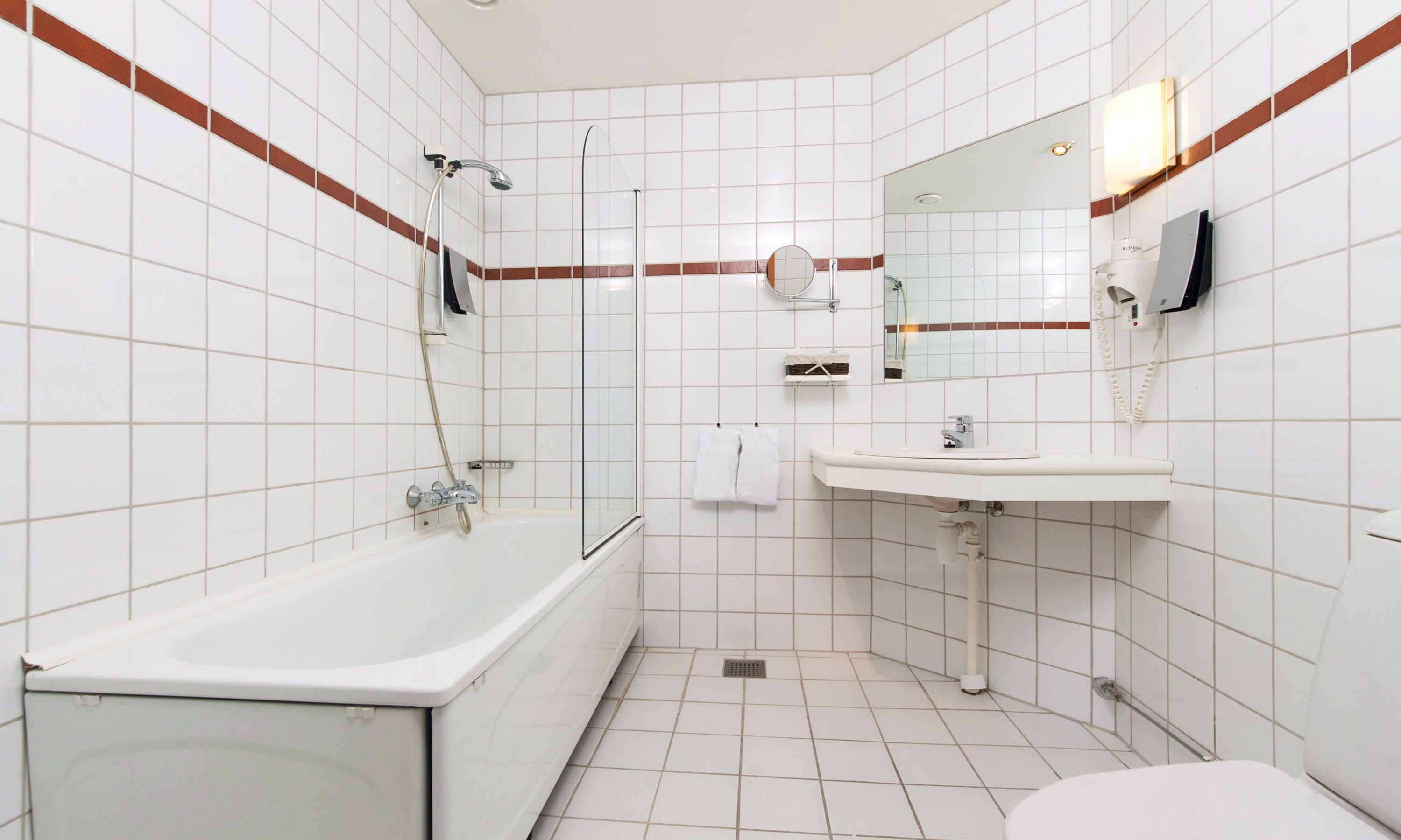 superior room, non smoking | bathroom | shower, hair dryer, towels