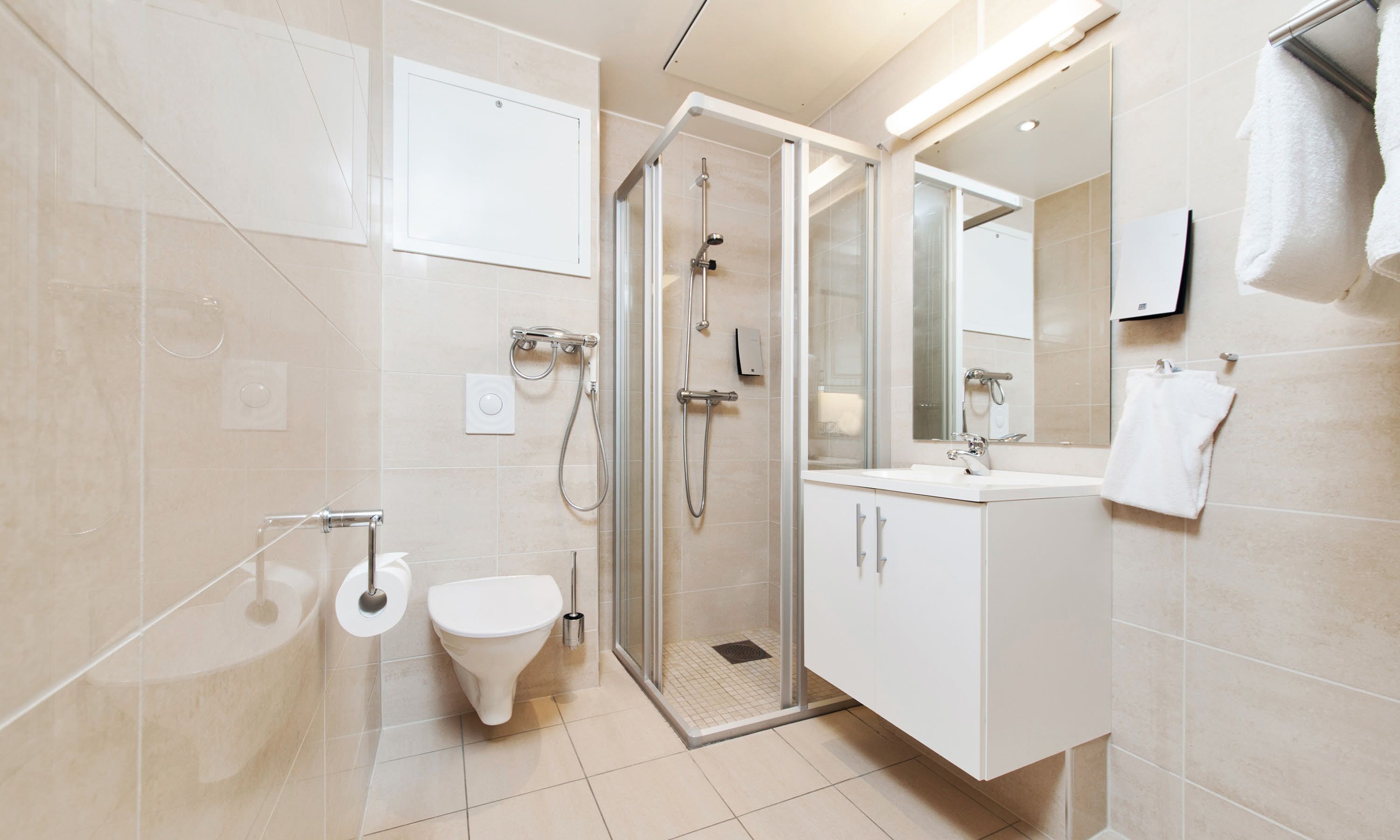 business room | bathroom | shower, hair dryer, towels