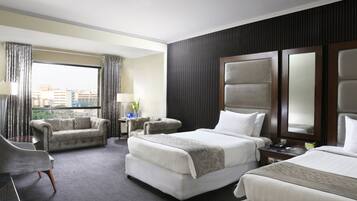 Roupas de cama premium, edredons de pluma, frigobar, cofres nos quartos