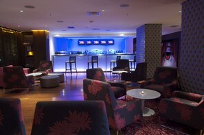 2 bar/lounge, bar a bordo piscina