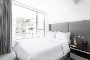 Premium Room, 2 Double Beds, Non Smoking | Premium bedding, pillow-top beds, minibar, in-room safe - Radisson Hotel Decapolis Miraflores (Lima)