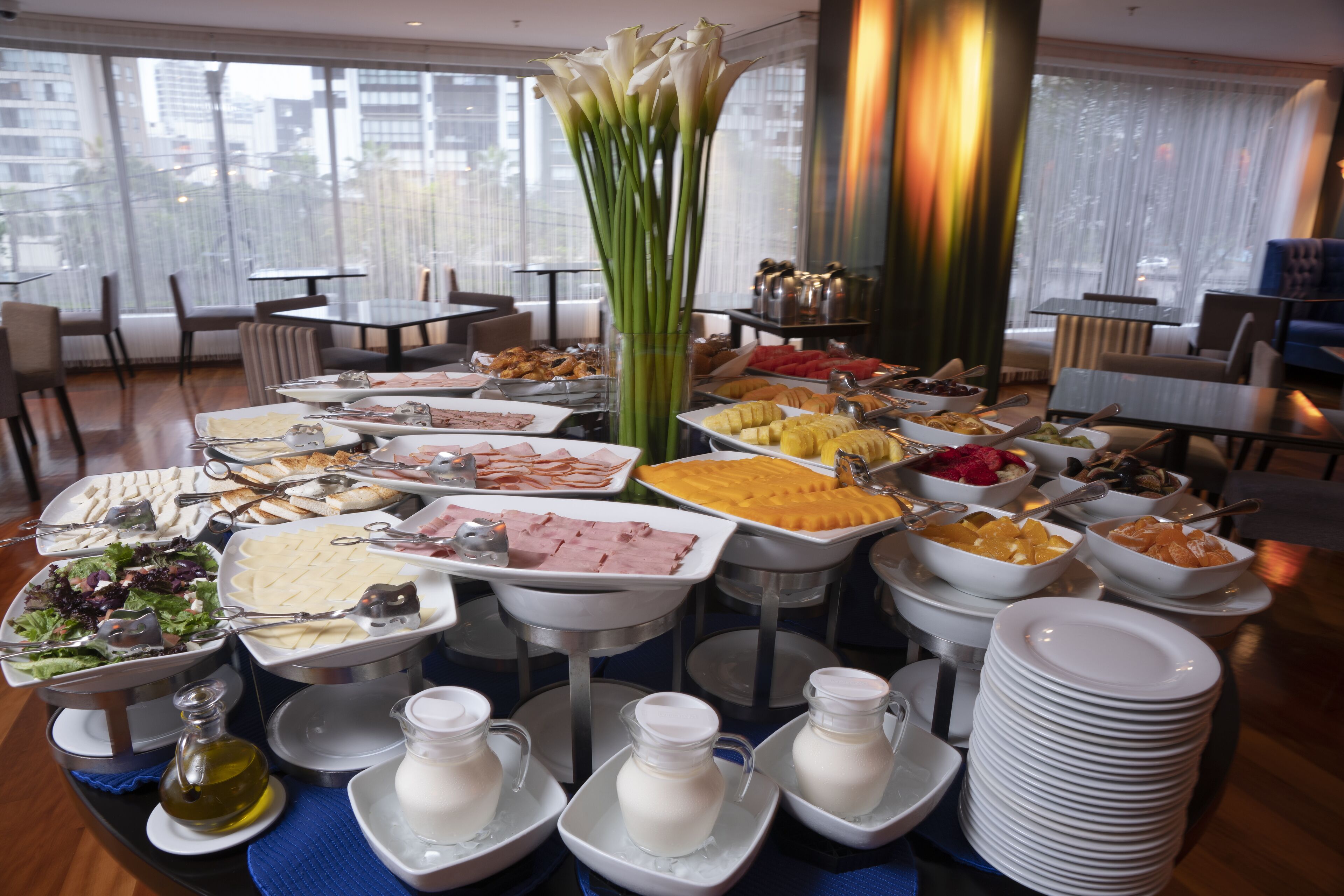 free daily cooked-to-order breakfast