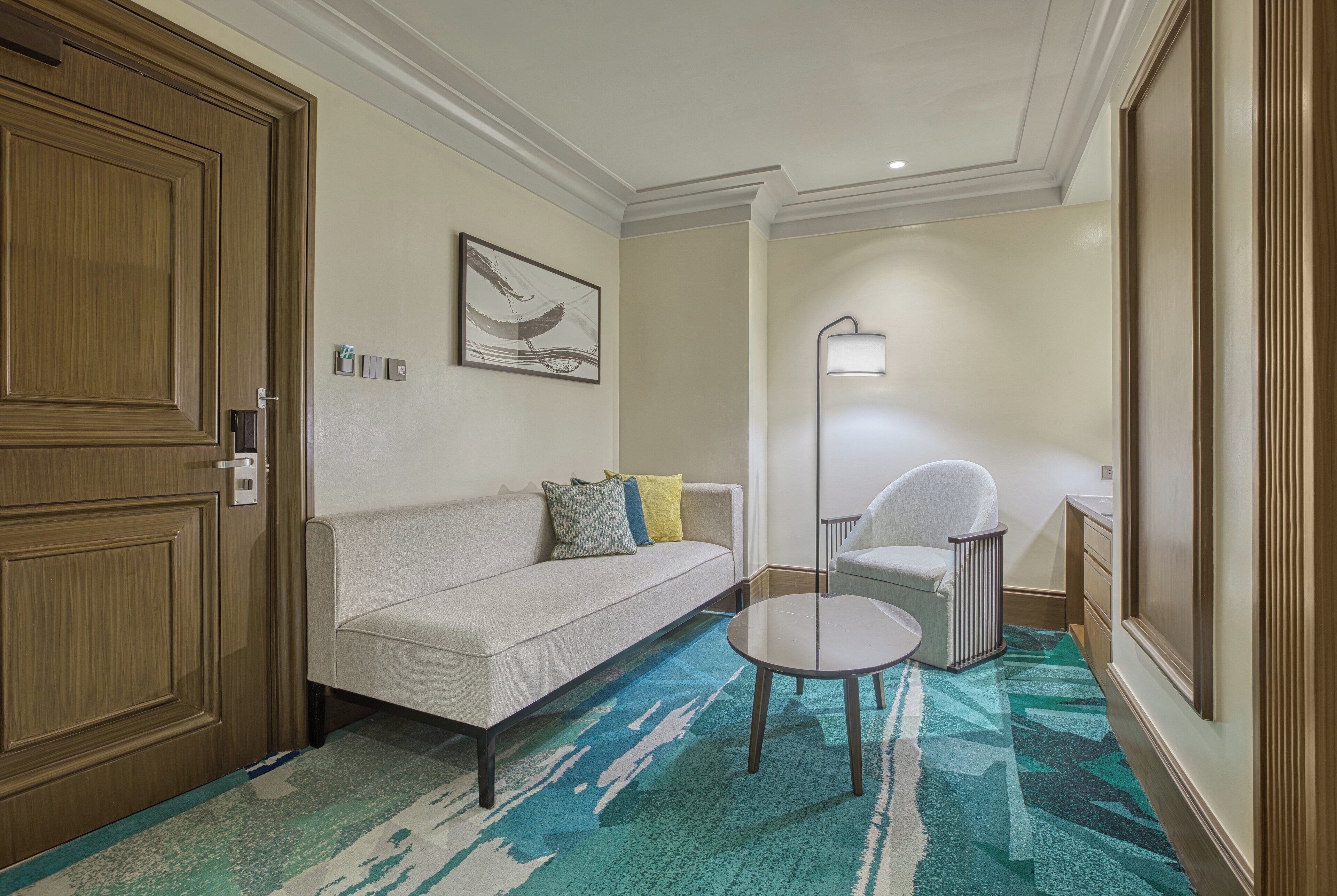 1 bedroom, premium bedding, down duvets, minibar