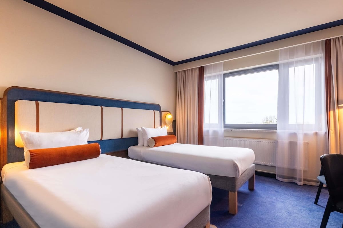 Classic Room, 2 Single Beds, Sea View | Desk, iron/ironing board, rollaway beds, free WiFi