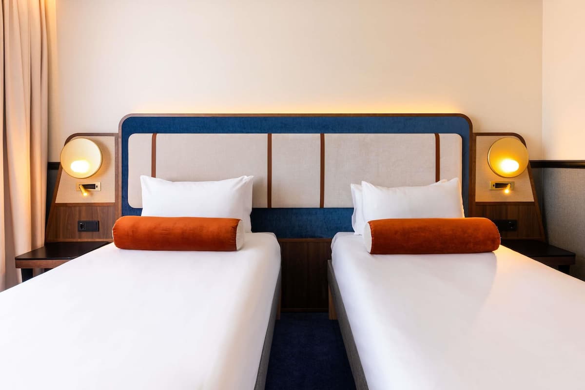 1 bedroom, desk, iron/ironing board, rollaway beds