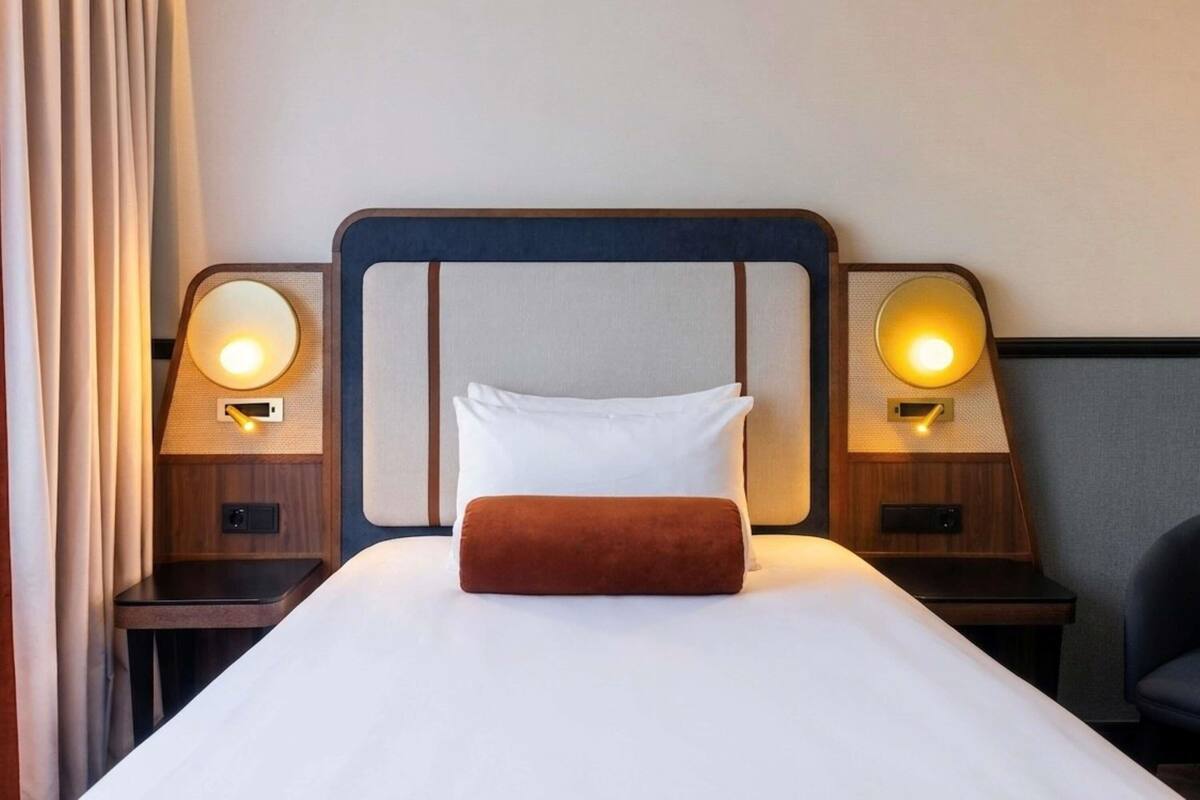 Classic Room, 1 Twin Bed | Minibar, in-room safe, desk, iron/ironing board (on request)