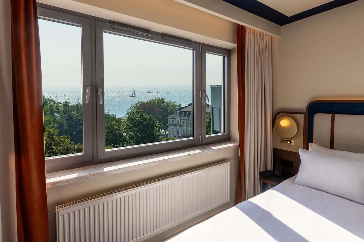 Desk, iron/ironing board, rollaway beds, free WiFi