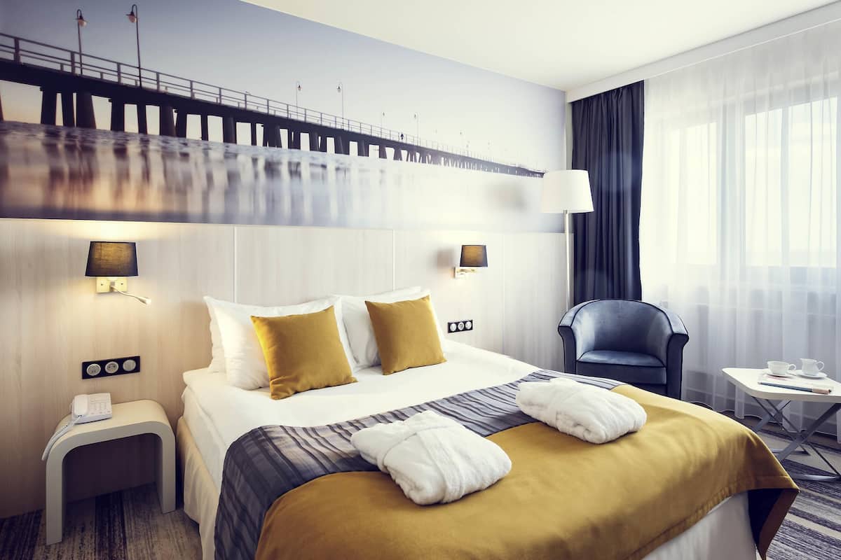 Privilege, Zimmer, 1 Doppelbett, Meerblick | Schreibtisch, Bügeleisen/Bügelbrett, Zustellbetten, kostenloses WLAN