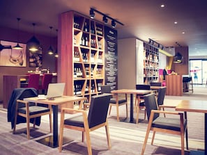 Lounas, illallinen ja brunssi; kansainvälinen keittiö