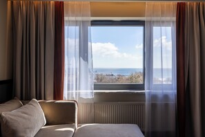 Executive Suite, 1 Queen Bed, Sea View | Desk, iron/ironing board, rollaway beds, free WiFi - Mercure Gdynia Centrum (Gdynia)