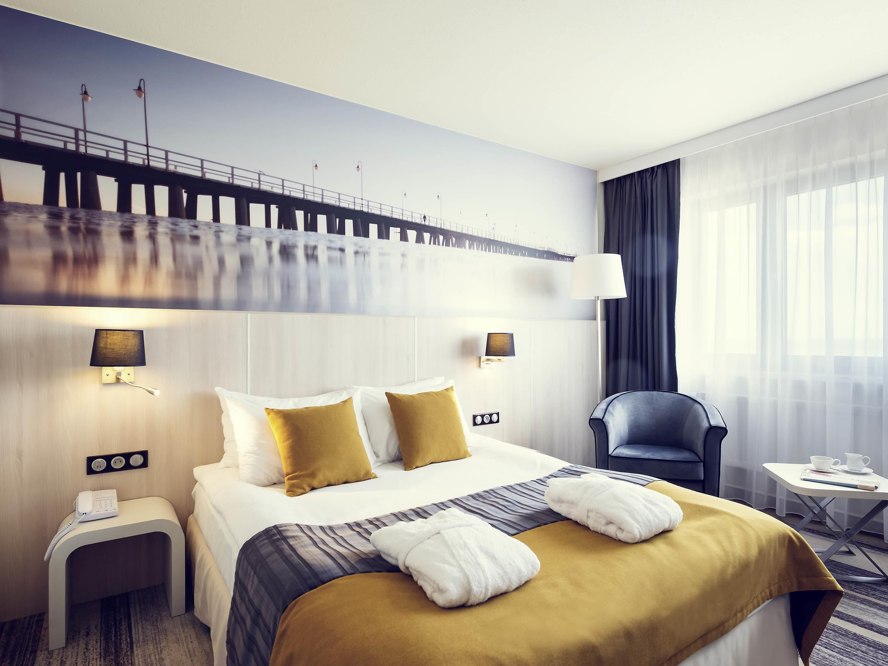 Privilege, Habitación, 1 cama matrimonial, vista al mar | Escritorio, tabla de planchar con plancha, camas extra y wifi gratis 