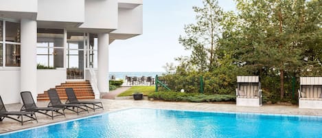 Indoor pool, seasonal outdoor pool