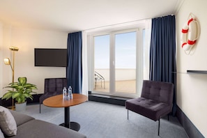 Suite | Minibar, desk, iron/ironing board, cribs/infant beds