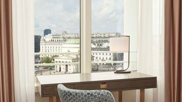 Executive Suite, 1 King Bed, Non Smoking, City View | View from room