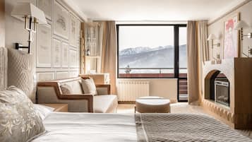 Junior-Apartment, Balkon, Bergblick | Allergikerbettwaren, Zimmersafe, VerdunkelungsvorhÀnge, kostenloses WLAN