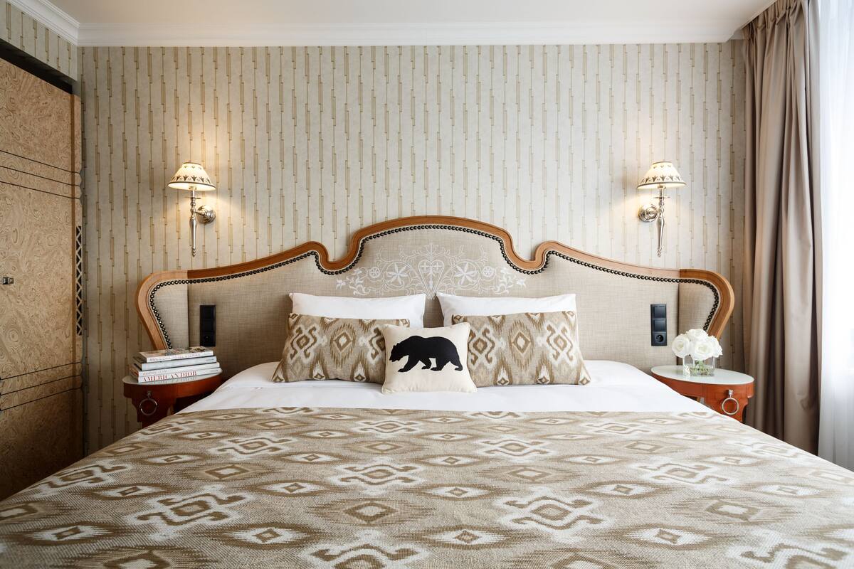 Hypo-allergenic bedding available, in-room safe, blackout drapes