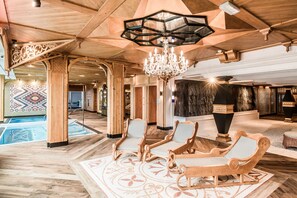 Couples treatment room(s), sauna, hot tub, steam room