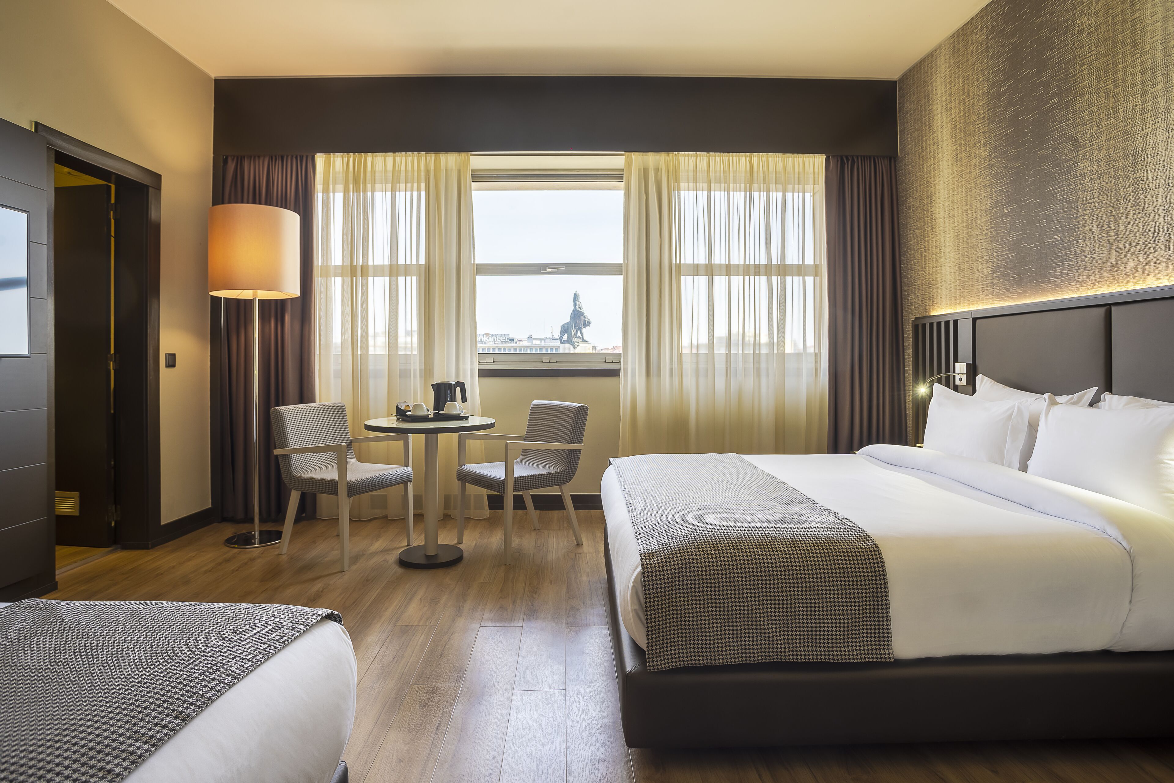 comfort plus room | minibar, in-room safe, soundproofing, free wifi