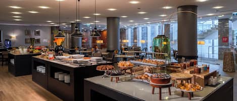 Daily buffet breakfast (EUR 17 per person)