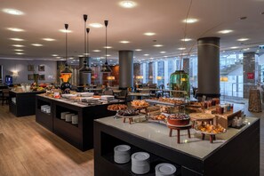 Dagelijks ontbijtbuffet (EUR 12 per persoon)