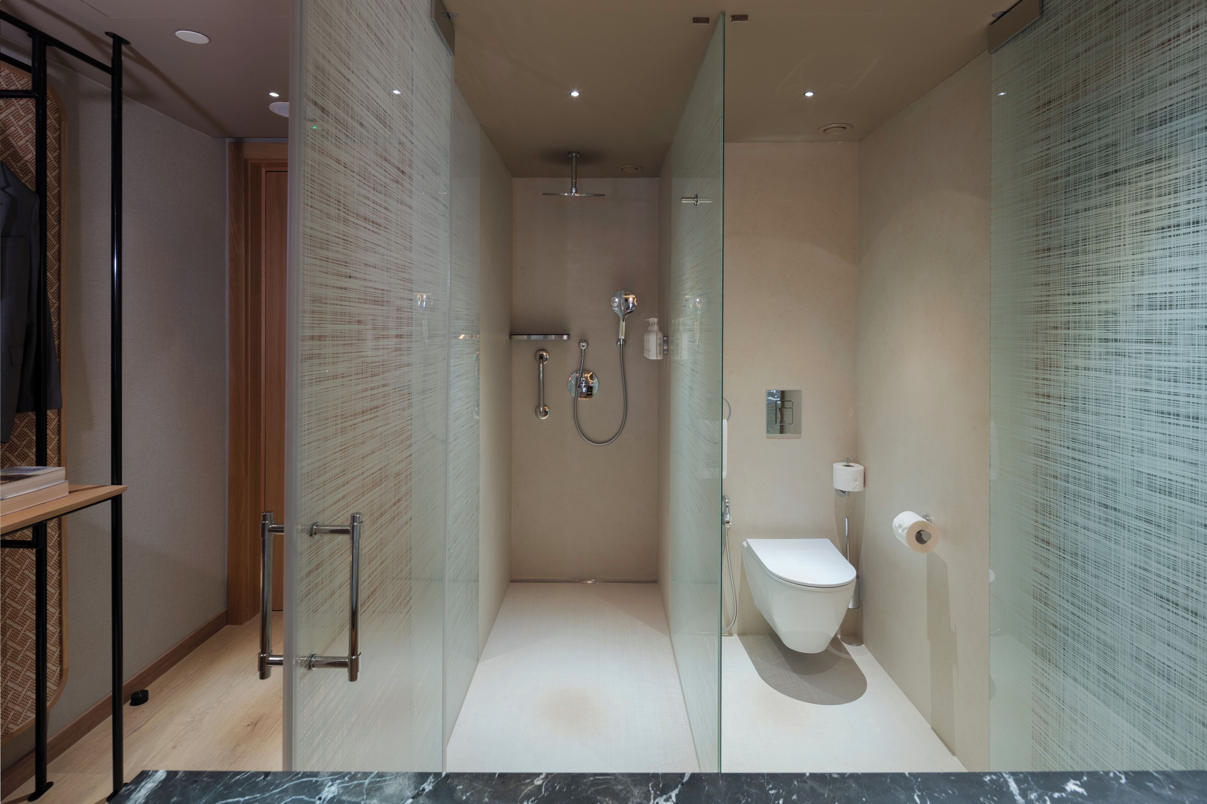 shower, rainfall showerhead, free toiletries, hair dryer