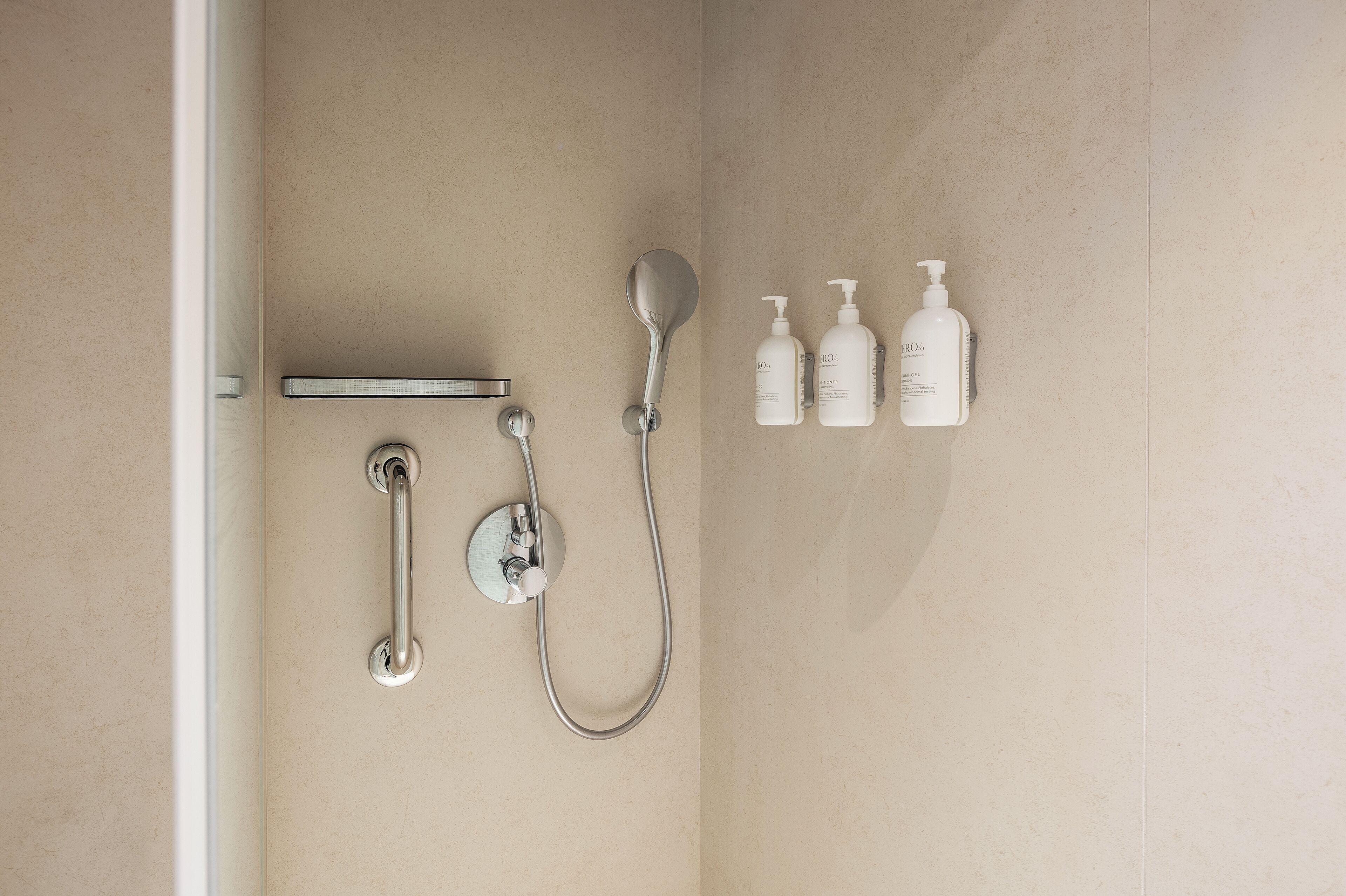 suite, balcony (coolest varanda suite) | bathroom | shower, rainfall showerhead, free toiletries, hair dryer