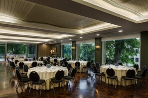Breakfast, lunch, dinner served; Portuguese cuisine, garden views 