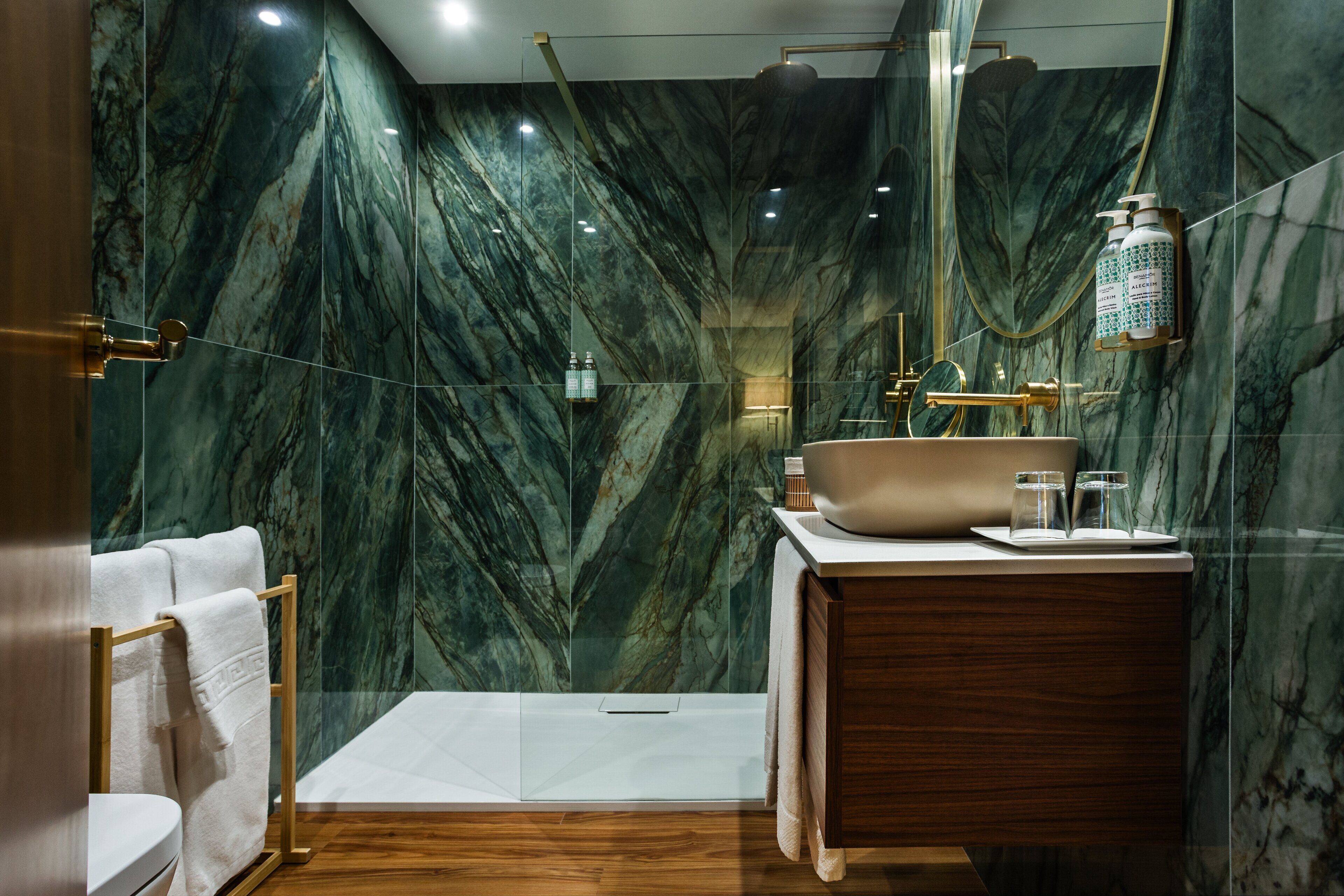 junior suite | minibar, in-room safe, individually decorated, individually furnished