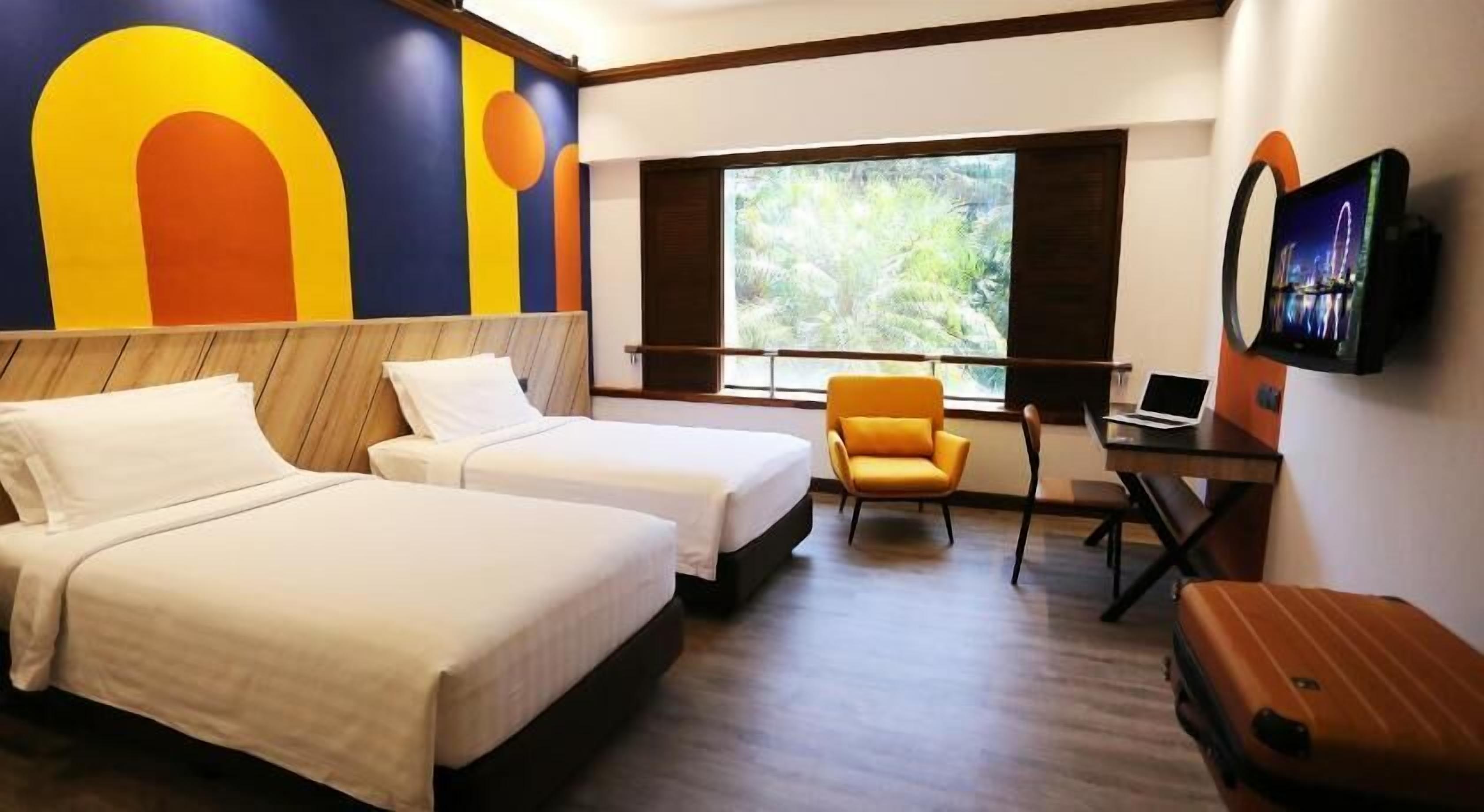 Minibar, in-room safe, desk, laptop workspace