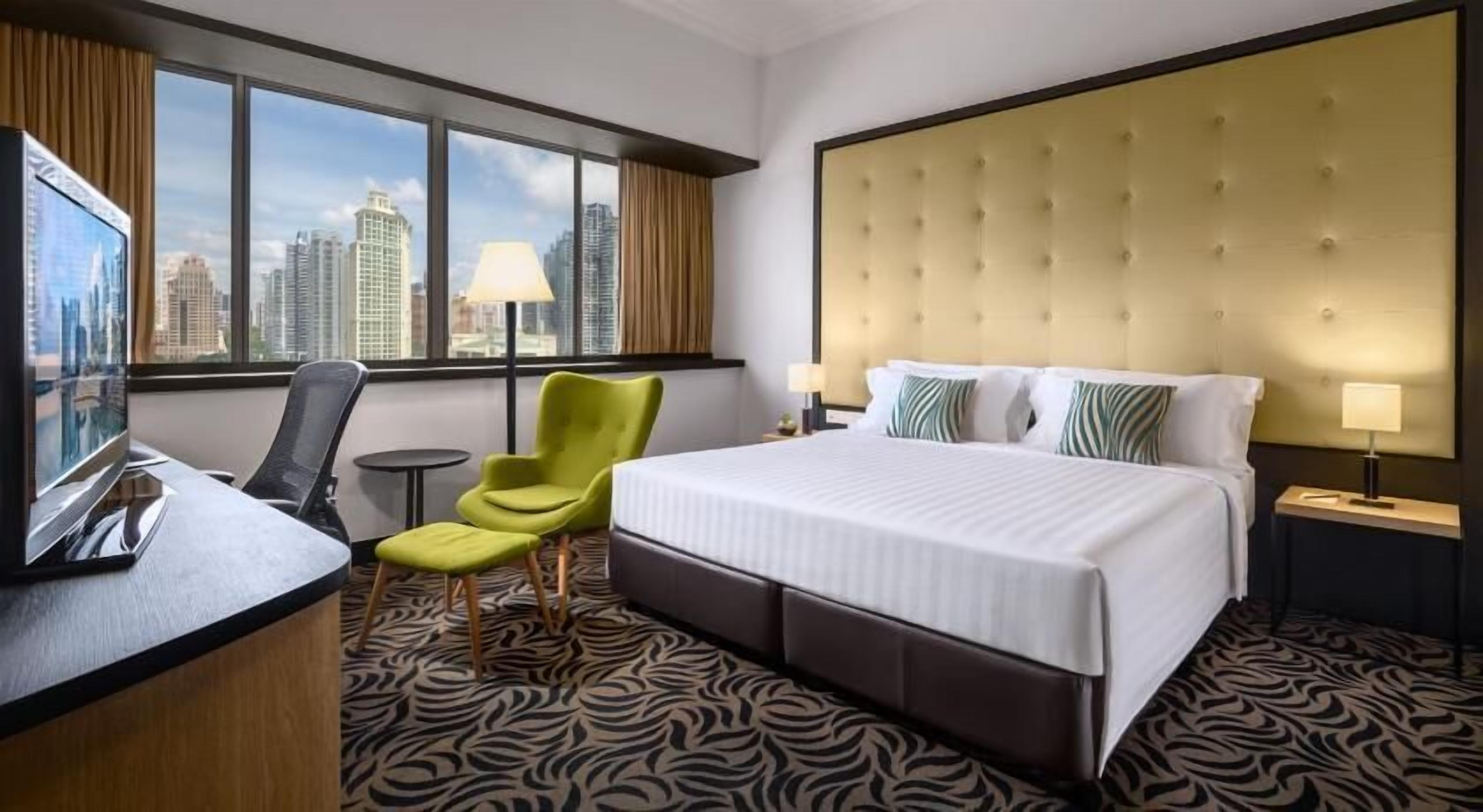 Minibar, in-room safe, desk, laptop workspace