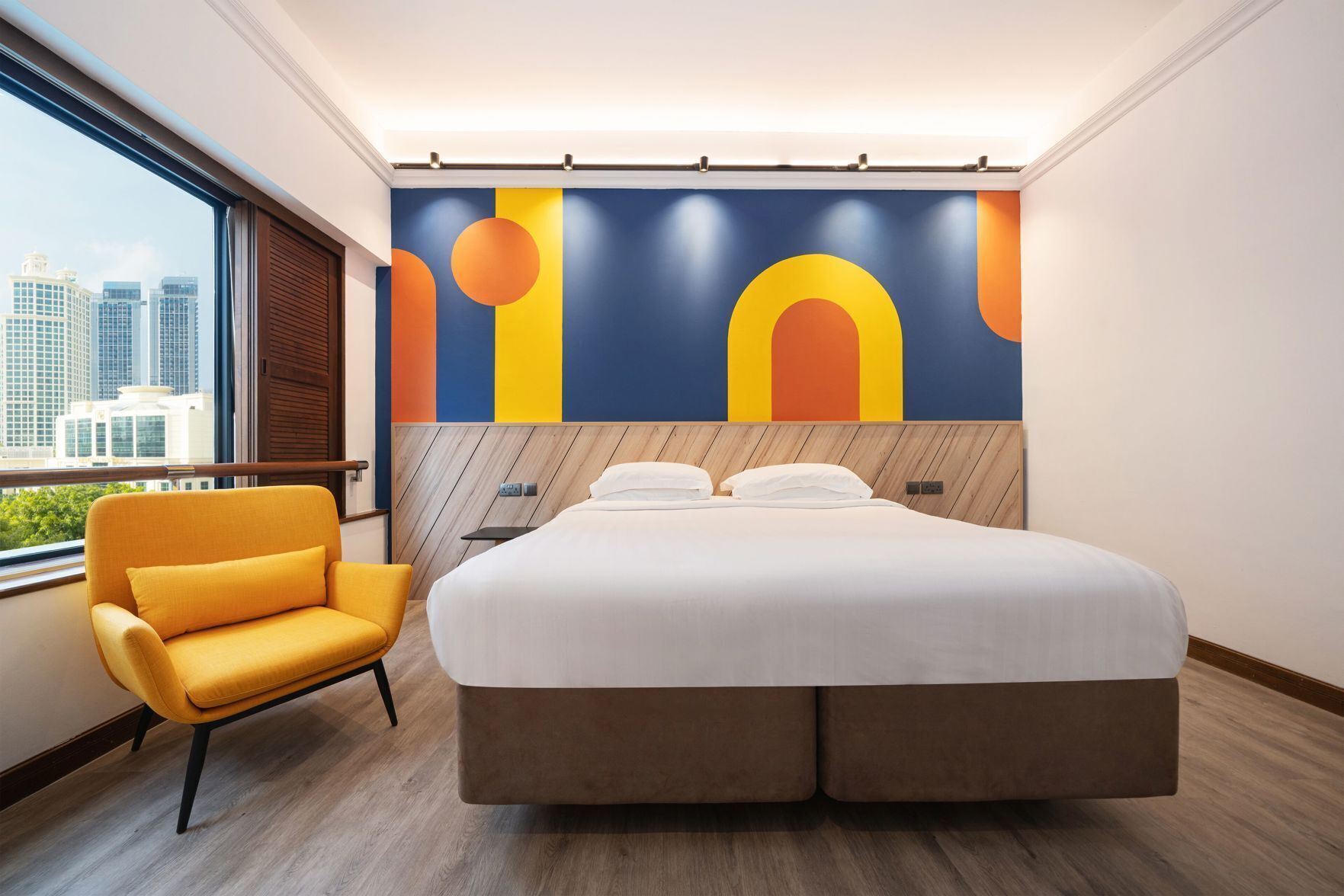 Minibar, in-room safe, desk, laptop workspace