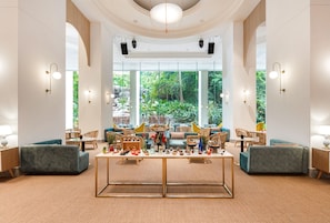 Bar-salon dans le hall