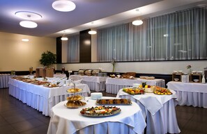 Tägliches kontinentales Frühstück gegen Gebühr