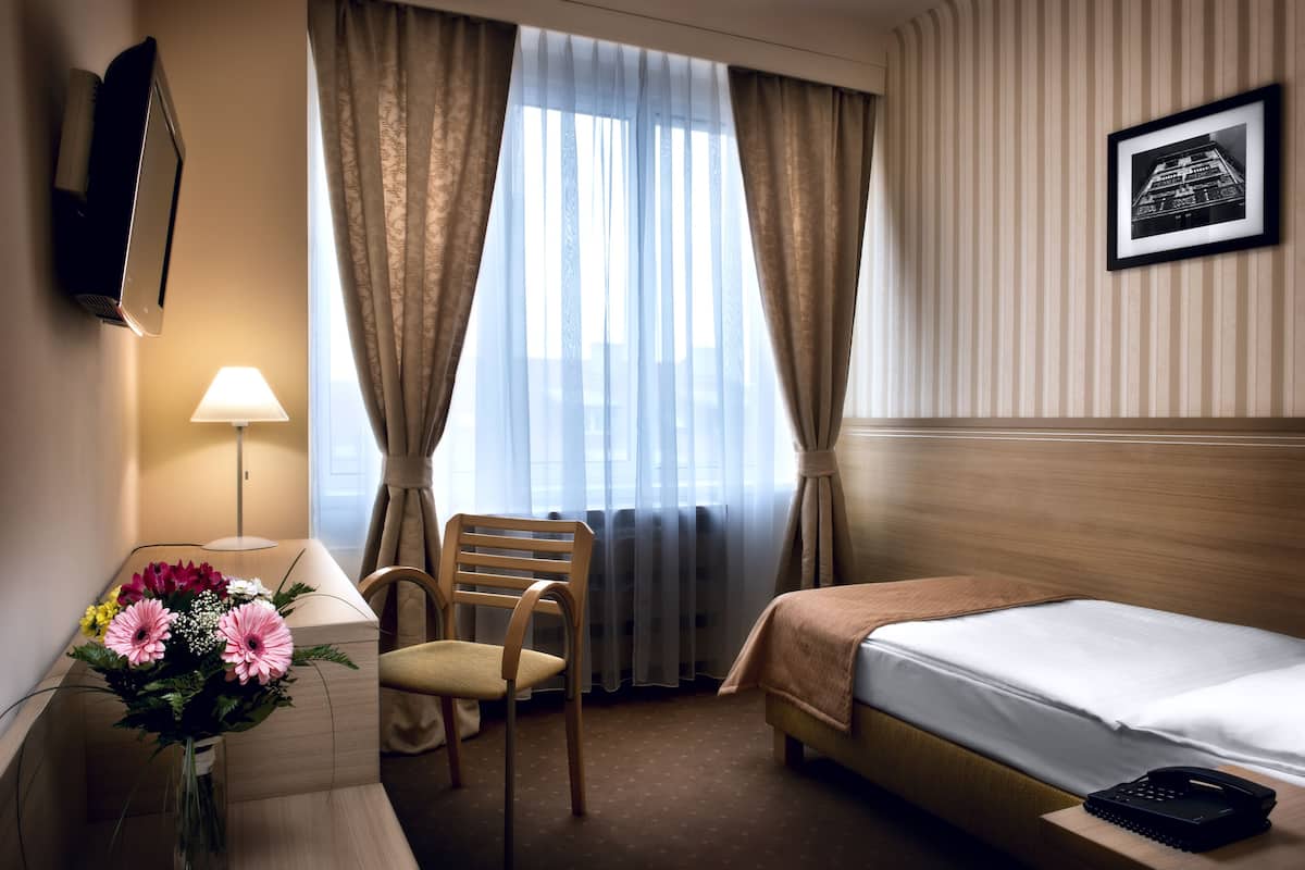 Standard Single Room | Hypo-allergenic bedding, minibar, in-room safe, blackout curtains