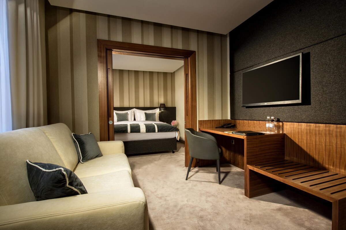 Deluxe kamer, 1 kingsize bed (Walk-in Shower;Superior;with Sofabed) | Lakens van Egyptisch katoen, luxe beddengoed, donsdekens