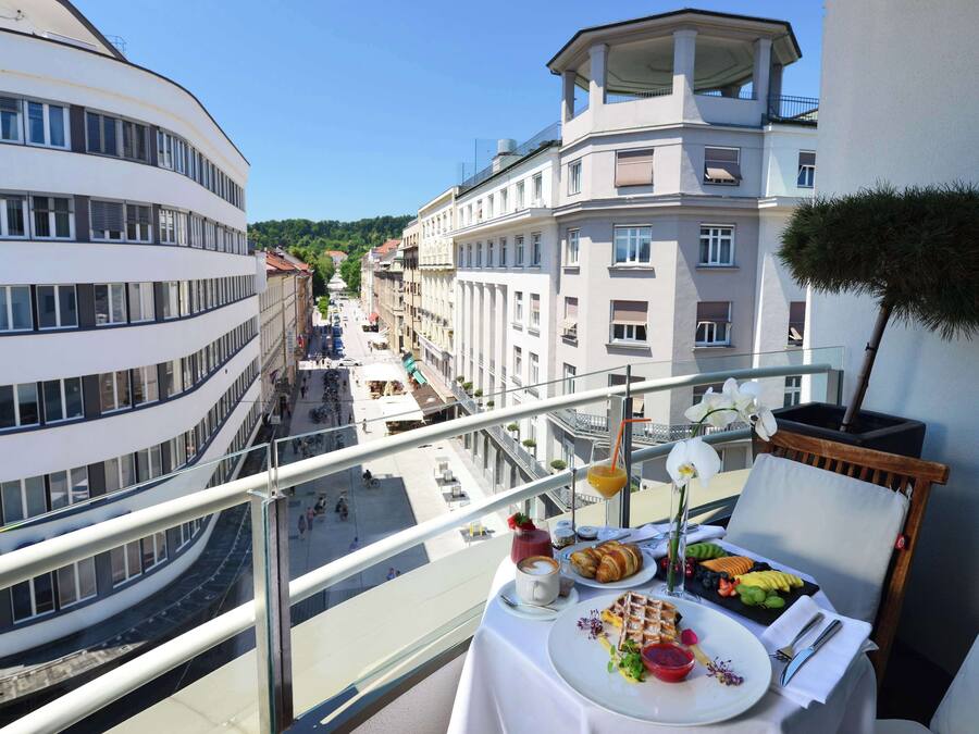 Suite, 1 très grand lit, vue ville (Balcony) | Draps en coton égyptien, literie de qualité supérieure