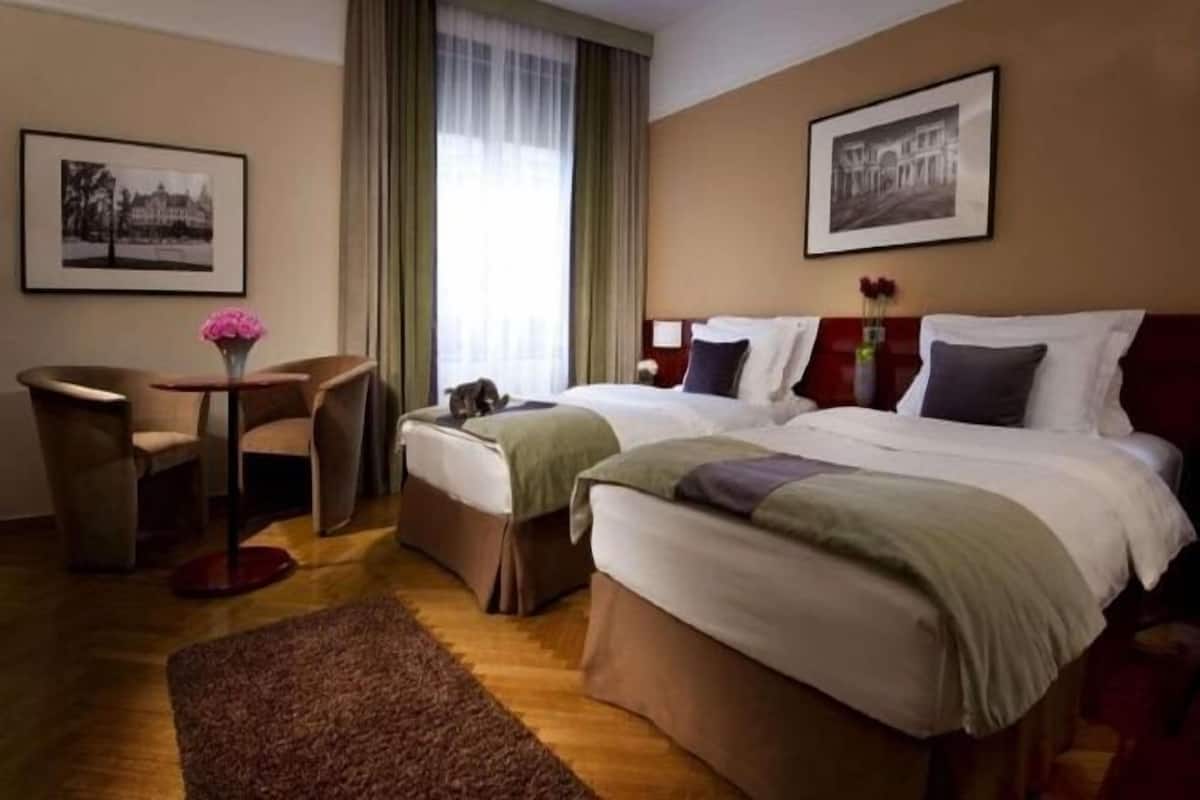 Egyptian cotton sheets, premium bedding, down duvets, in-room safe